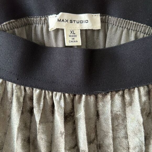 Max Studio Women’s Maxi Skirt Size XL - Picture 2 of 3